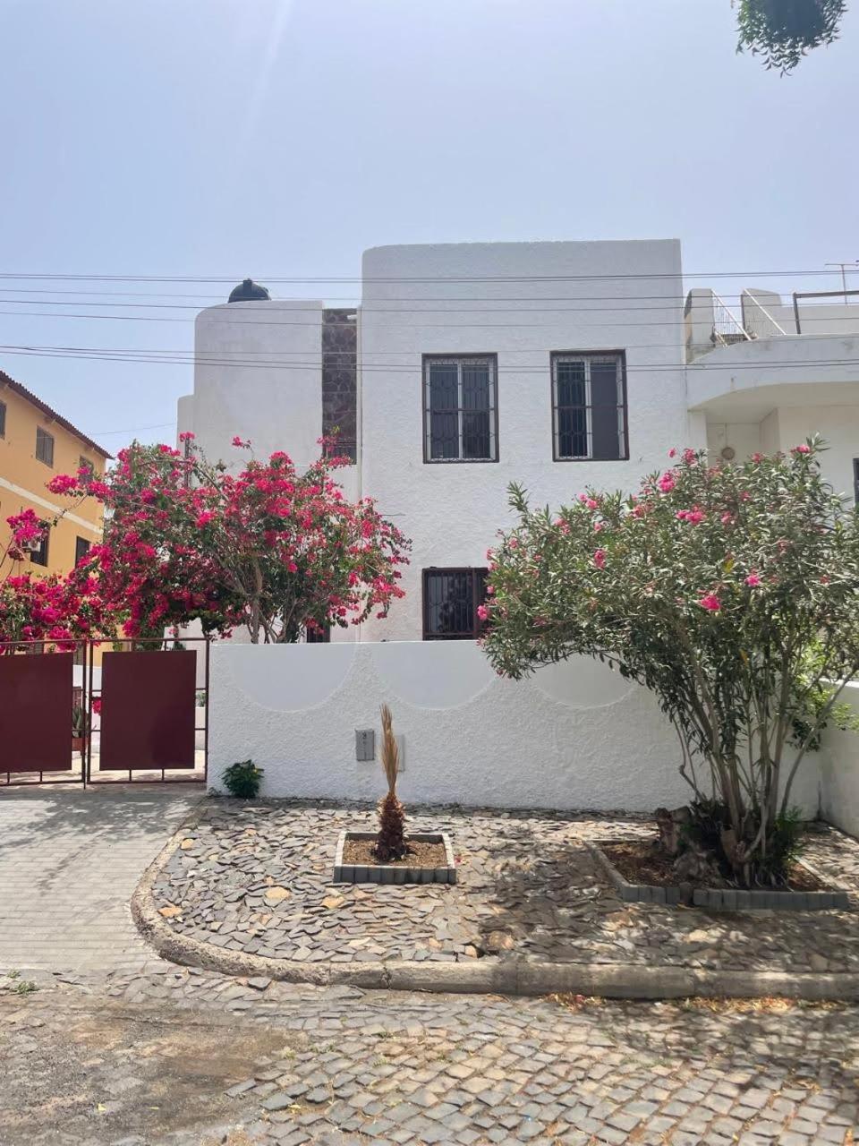Casa Estrela - Sea & Art Guesthouse Praia Ngoại thất bức ảnh